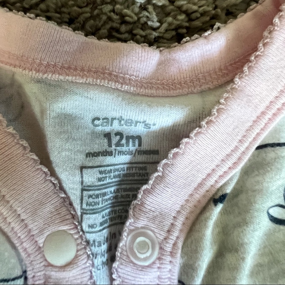Cárter onesie one piece bottom down snap botton. Size 12month - Picture 2 of 5